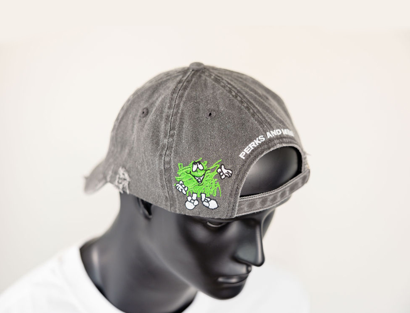 PLK_vuntage cap3 mannequin-Header Website 1440x1100px